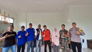 SINERGITAS TNI – POLRI DI WILAYAH MUSTIKASARI, DUKUNG KOORDINASI TURNAMEN VOLLY ANTAR RW HUT RI KE-80  Kota Bekasi –
