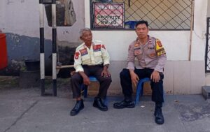 Bhabinkamtibmas Bekasi Barat Gelar Patroli dan Sambang di Kelurahan Kotabaru
