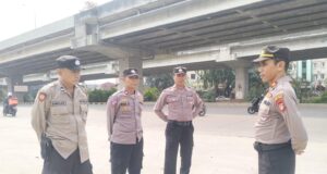 Pembatasan dan Penyekatan Massa di Gerbang Tol Jakasampurna