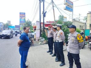 Polsek Medansatria Polres Metro Bekasi Kota Gelar Apel Penyekatan di Perbatasan Bekasi – Jakarta Timur, Antisipasi Pergerakan Massa ke Jakarta