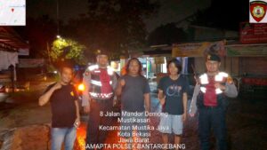 PATROLI MOBILE ANTISIPASI GANGGUAN KAMTIBMAS DI WILAYAH HUKUM POLSEK BANTARGEBANG POLRES METRO BEKASI KOTA