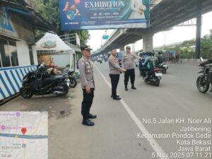 Polsek Bekasi Barat Sebar Anggota di Titik Rawan Kemacetan