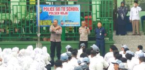 Polsek Koja Gelar “Police Go To School” di SMA Al-Khairiyah, Ajak Pelajar Cegah Tawuran dan Bullying