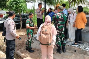 Sinergi TNI-Polri Kawal Pengecekan Lokasi Koperasi Kelurahan Merah Putih di Bekasi