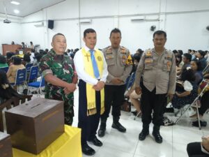 POLSEK BANTAR GEBANG MEMBERIKAN PELAYANAN PENGAMANAN KEGIATAN KENAIKAN YESUS KRISTUS DI WILAYAH HUKUM POLSEK BANTARGEBANG