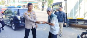 Bangun Kepedulian Sosial, Polsek Medansatria Gelar Aksi Berbagi di Hari Jumat
