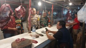 Sinergitas Tiga Pilar Gelar Operasi Pasar di Pasar Bantargebang