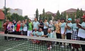Tri Adhianto Resmikan Lapangan Tenis Graha Harapan, Camat Mustikajaya Maka Diminta Kawal Aset Fasos Fasum”