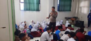 Polsek Bantar Gebang Berikan Edukasi Anti Narkoba dan Anti Bullying dalam MPLS SMP Islam Titian Ilmu