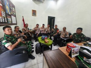 Jaga Jakarta On The Spot Kapolsek Bekasi Selatan, Bekasi Barat, dan Medan Satria Perkuat Sinergitas TNI–Polri Melalui Kunjungan ke Koramil 01 Kranji