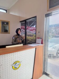 Kompol Darmawati Gantikan Piket Mako, Berikan Kesempatan Anggota PJR BSD Tunaikan Salat Jumat