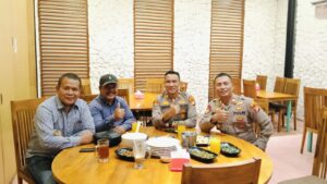 Jaga Jakarta On The Spot : Kapolsek Bekasi Barat Sambangi Tokoh Masyarakat, Perkuat Sinergi Jaga Kamtibmas