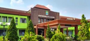 BADAI HUKUM DI KOTA BEKASI! KEJAGUNG GELEDAH MARKAS BIROKRASI SECARA SENYAP : DOKUMEN VITAL BAPENDA HINGGA PT MIGAS DISITA, BENTENG KORUPSI MULAI RUNTUH ?