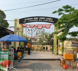 ANGGARAN MILYARAN APBD TERBUANG SIA-SIA ! STADION MINI RAWA LUMBU TANPA PERAWATAN, ADVOKAT ANTON R WIDODO SEMPROT PEMKOT BEKASI : “INI BENTUK PEMBIARAN DAN KELALAIAN HUKUM !”